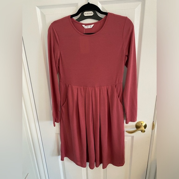 Dresses & Skirts - Mommy and Me dress set in a deep rose mauve NWT size s and 2T